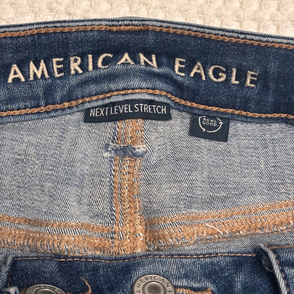 American Eagle Super High-Rise Flare Jeans Medium Wash Utility Patch Pocket 2S - Picture 7 of 10
